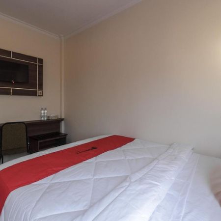 Reddoorz Plus @ Boulevard Panakkukang Makassar Kültér fotó