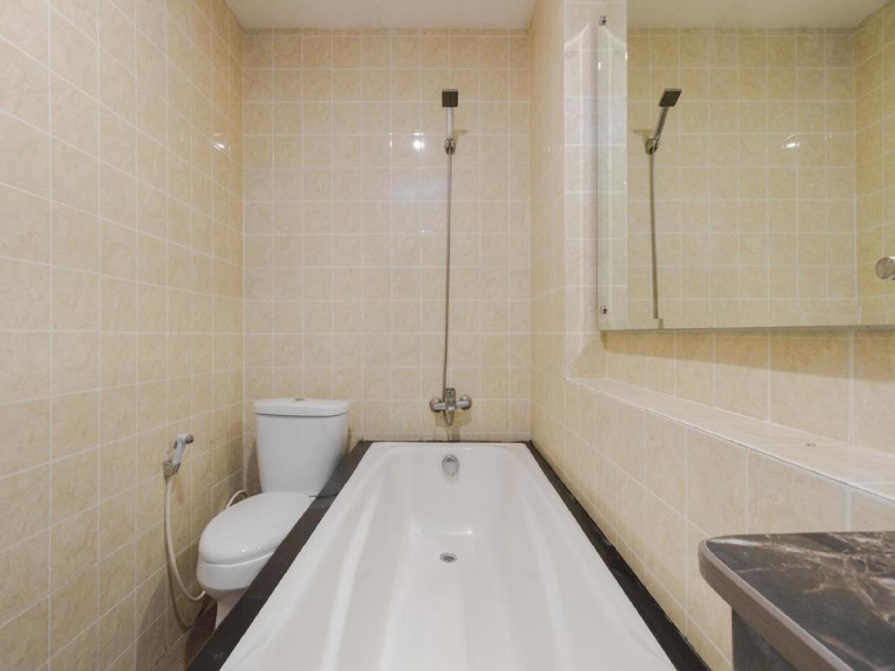 Reddoorz Plus @ Boulevard Panakkukang Makassar Kültér fotó